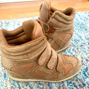 Skechers Skch+3 Suede Built in Hidden Platform Sneaker Tan very comfortable!